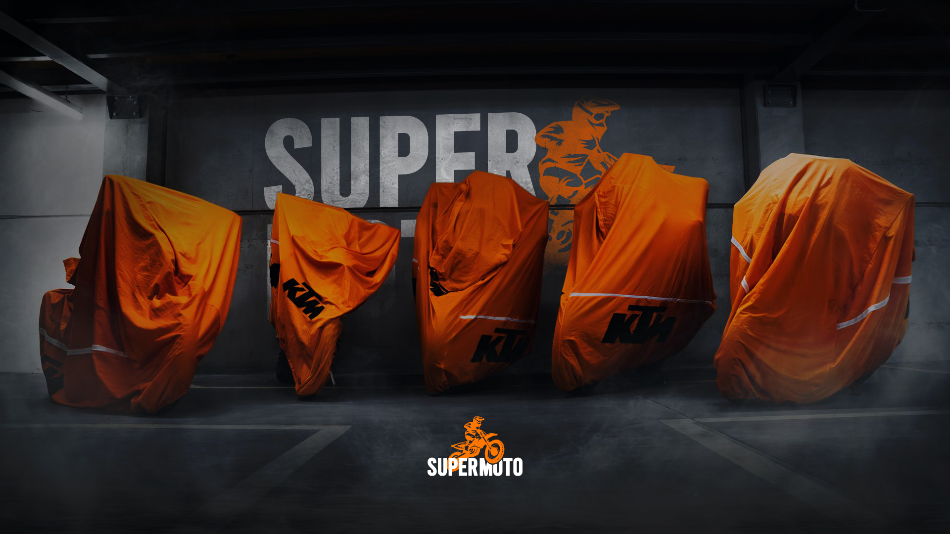 KTM motosikletinin bakım hizmeti sırasında teknisyenimiz tarafından kontrol edilmesi